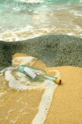  cOmme une bouteille � la mer